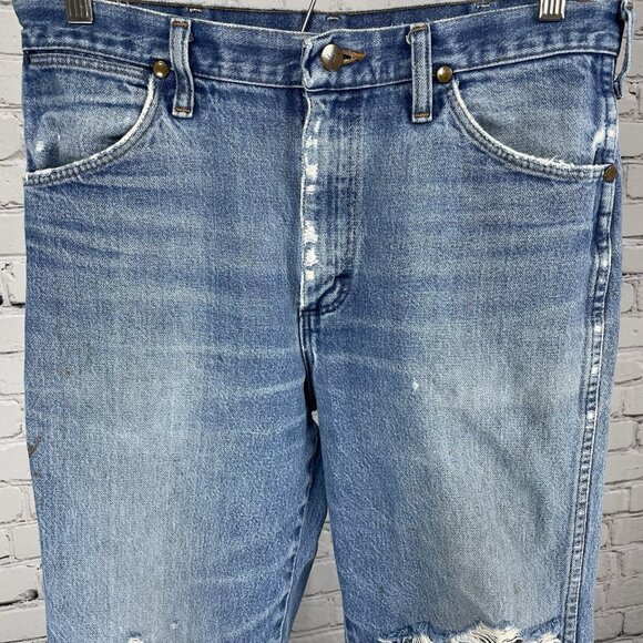 VTG Wrangler Blue Denim Ripped Distressed Straight Leg Jeans USA Size 32 (31x30) - Picture 4 of 14